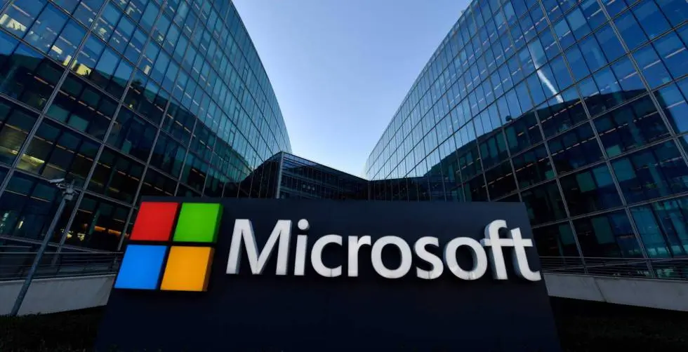 Satya Nadella กับการปฏิวัติ Microsoft ให้หลุดพ้นจากขาลง